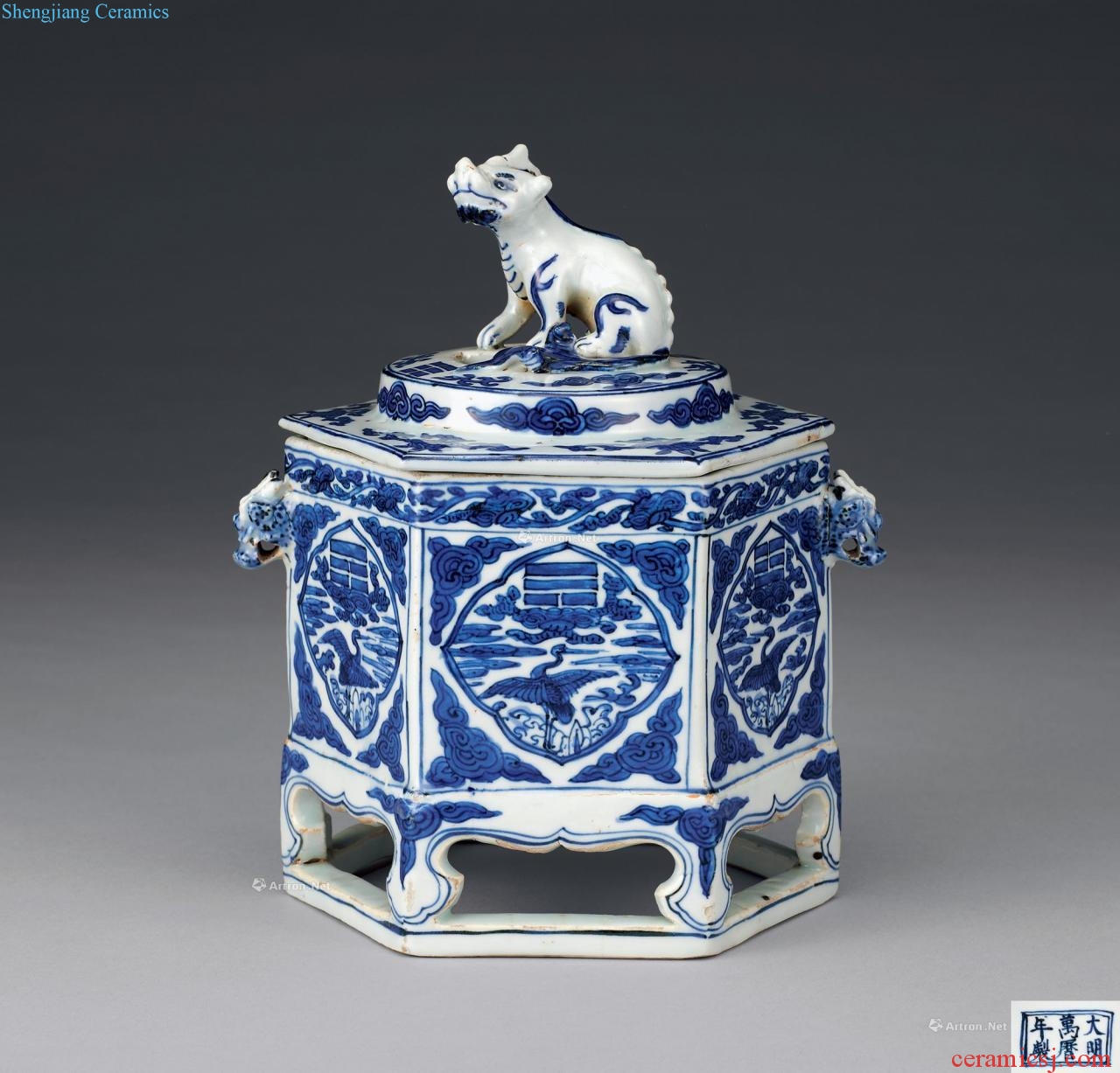 Ming wanli Blue and white beast button gossip James t. c. na was published grain hexagonal censer