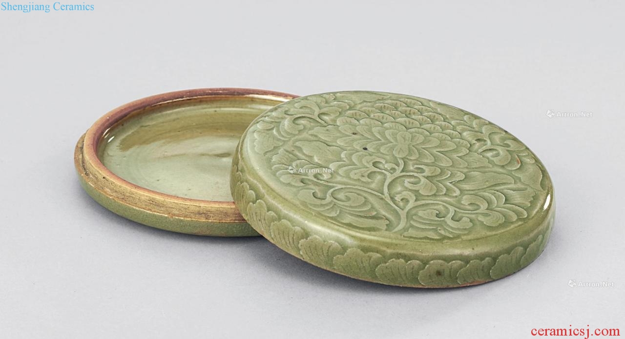 Ming Yao state kiln carved flowers fragrance box