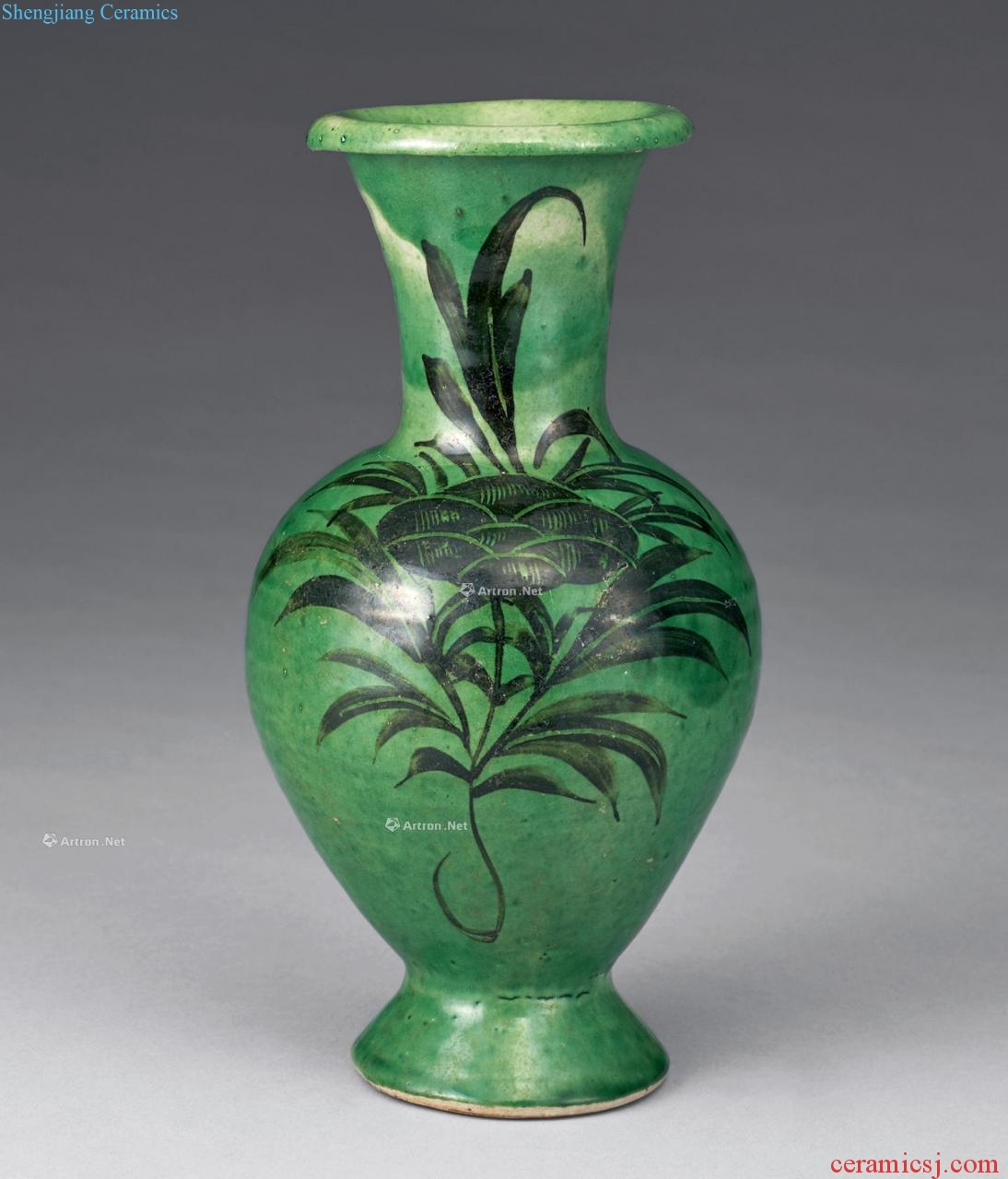 The song dynasty Magnetic state kiln green glaze flower grain bottle