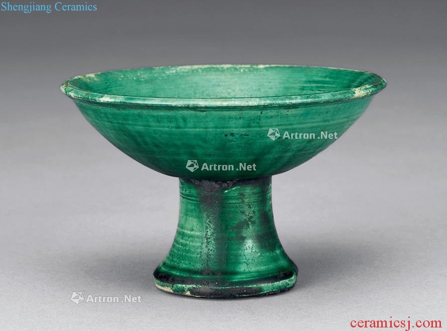 Tang green glaze water-wave footed cup