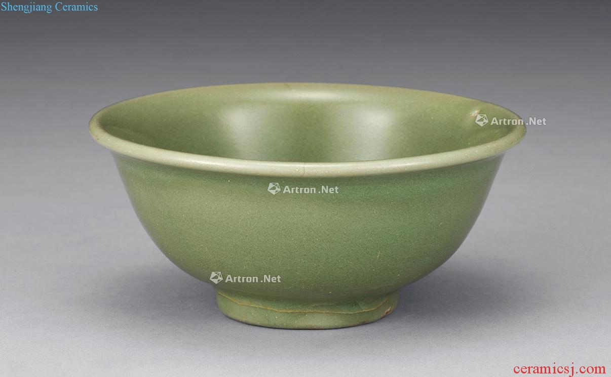 Ming dynasty celadon element face green-splashed bowls