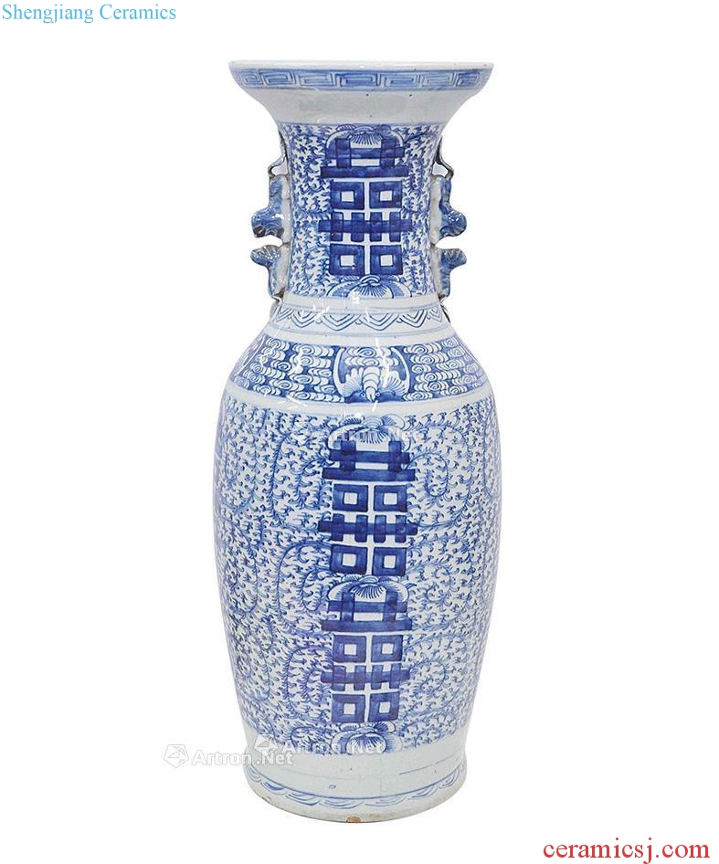 qing Blue and white double happiness the lotus vase with a lion