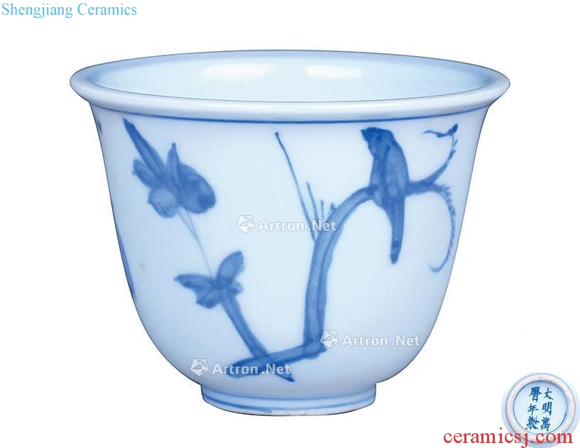 Ming wanli Blue and white flower on grain wine glasses