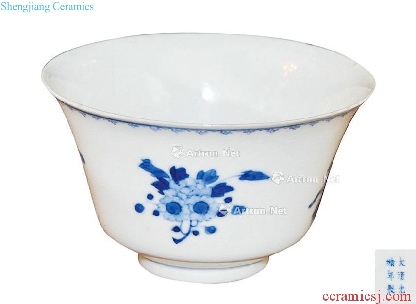 Qing guangxu Blue and white ruffled branch flowers bowl