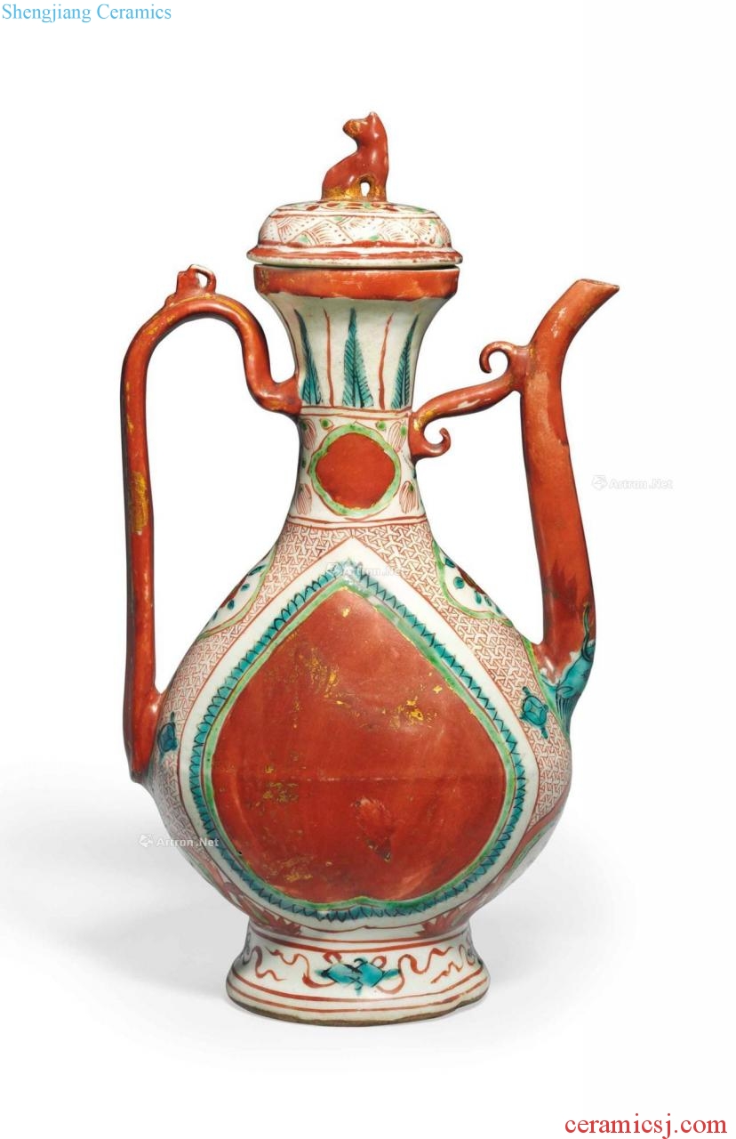 In the Ming dynasty, A 16th century KINRANDE EWER AND COVER