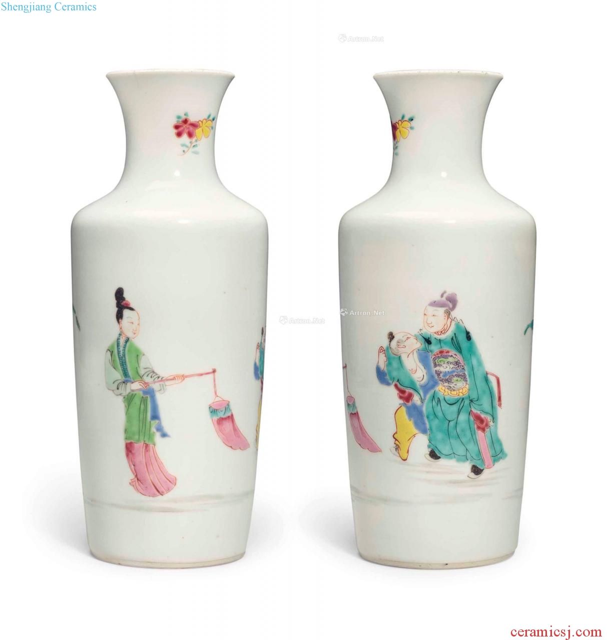 Yongzheng (1723-1735), A SMALL FAMILLE ROSE VASE