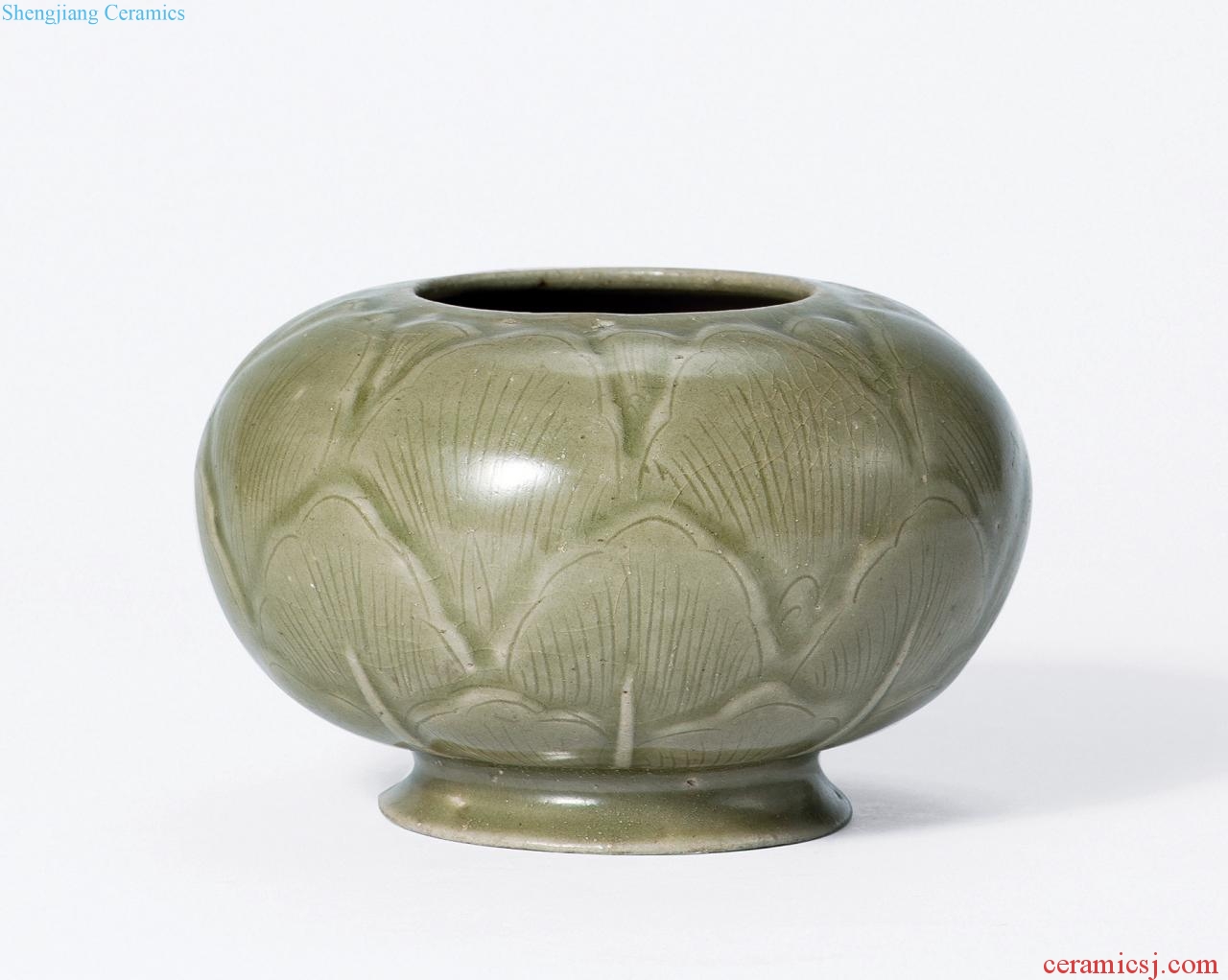 Five generations/northern song dynasty (907-1127), the kiln green glazed carved lotus-shaped grain tank