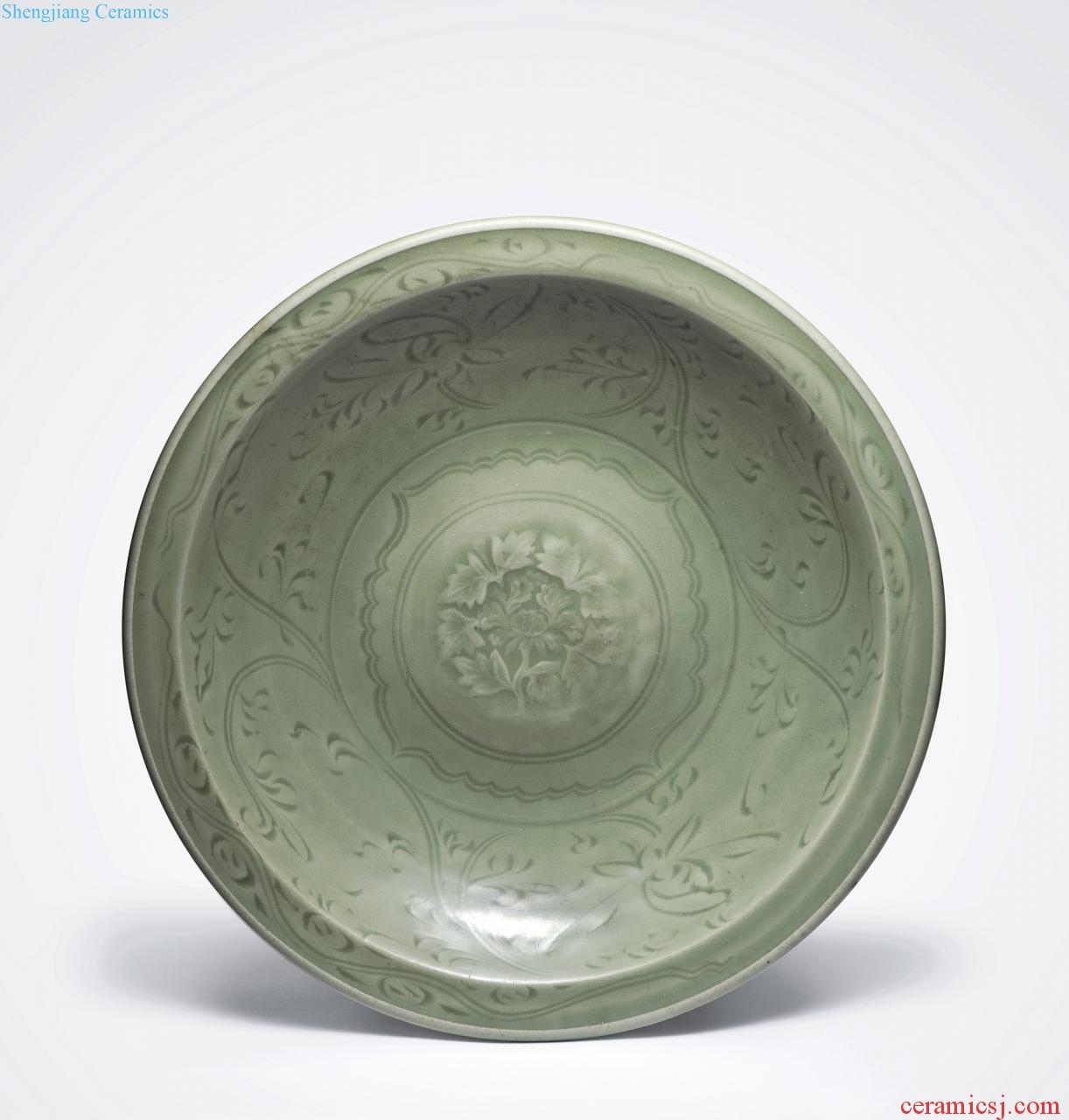 At the end of the yuan Ming Longquan celadon flower blue glaze signet fold along the plate