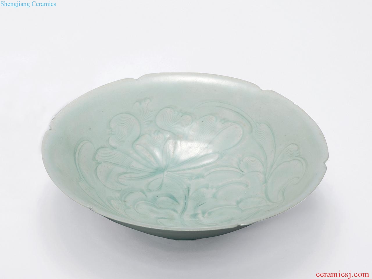 Song dynasty (960-1279), green white glazed score fold branch peony grains mouth shallow bowl