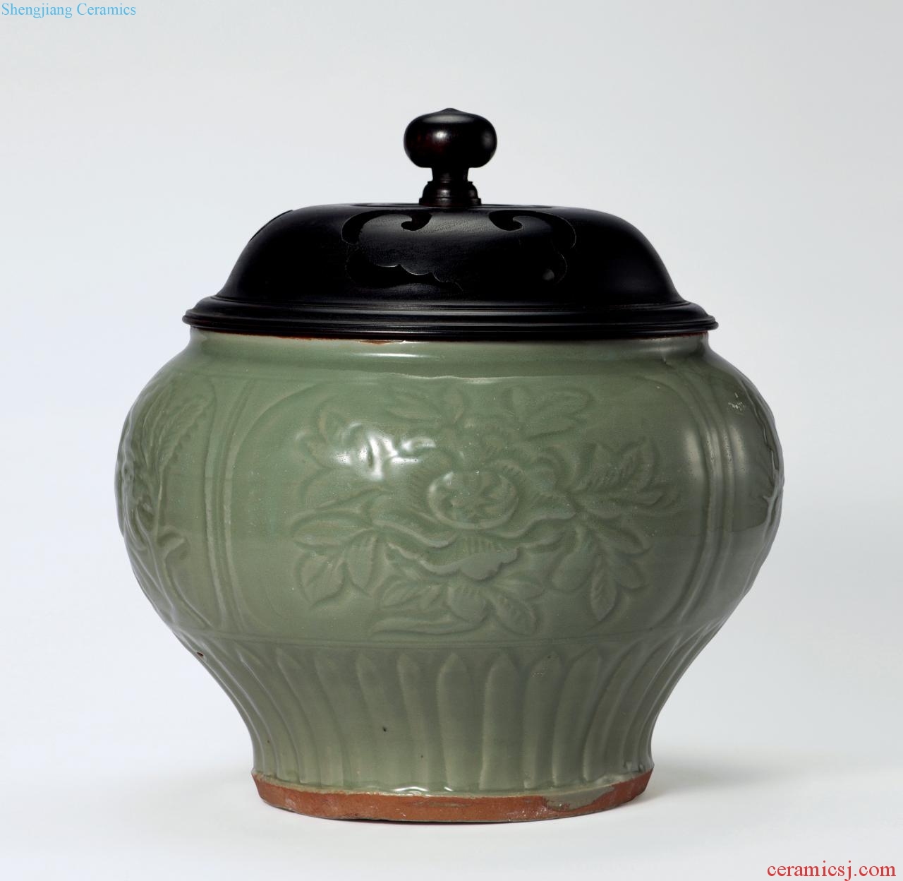 yuan Longquan celadon green glazed carved flower grain tank