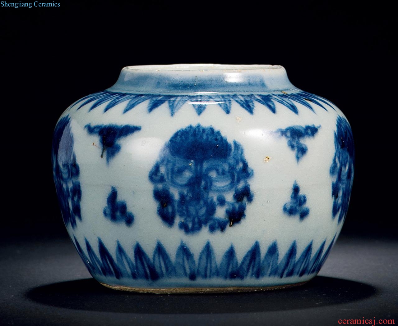 Ming porcelain pot