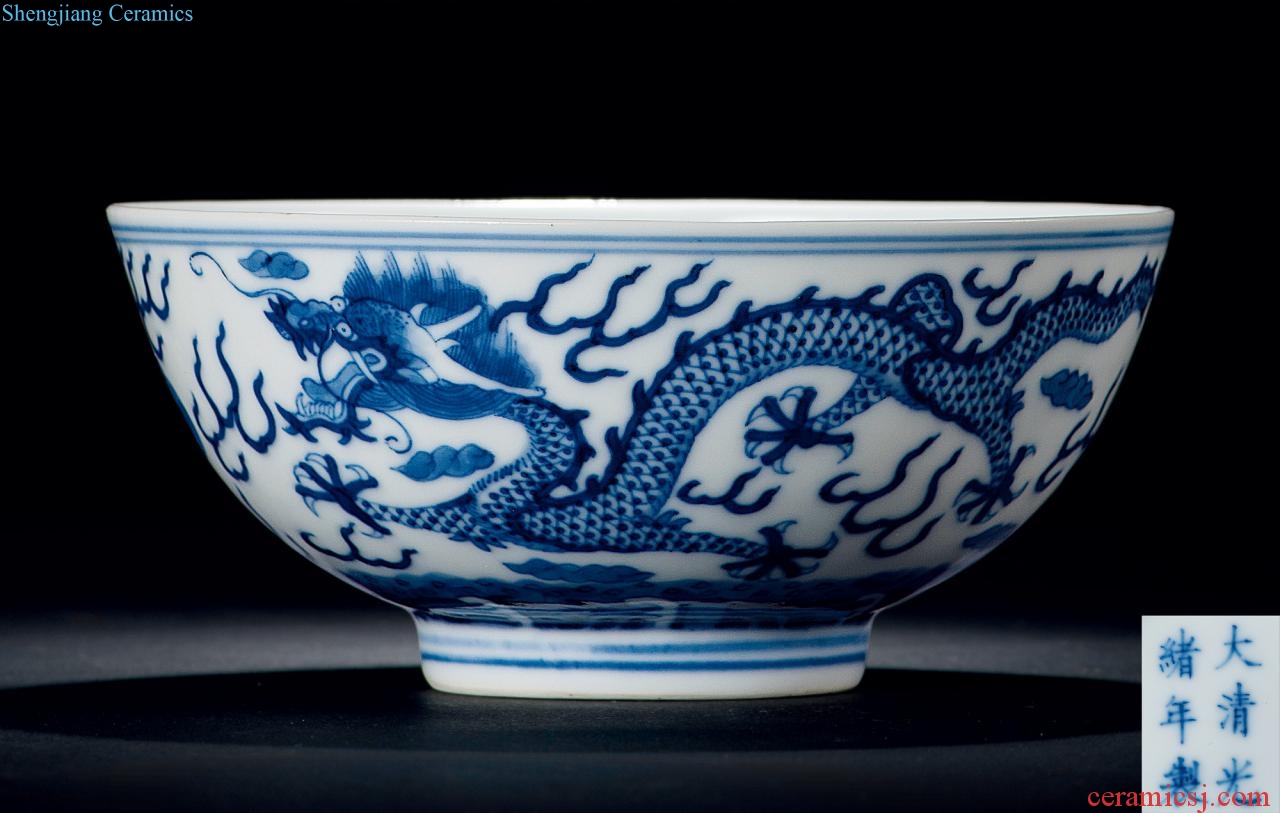 Qing guangxu Blue and white pearl dragon bowl