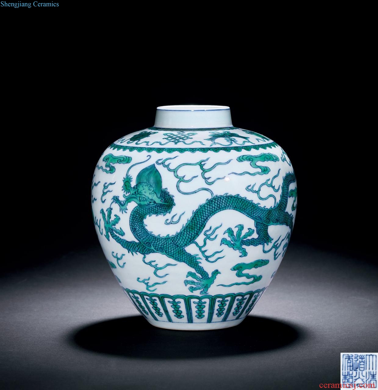 Qing daoguang Dou eight auspicious color green dragon grain tank