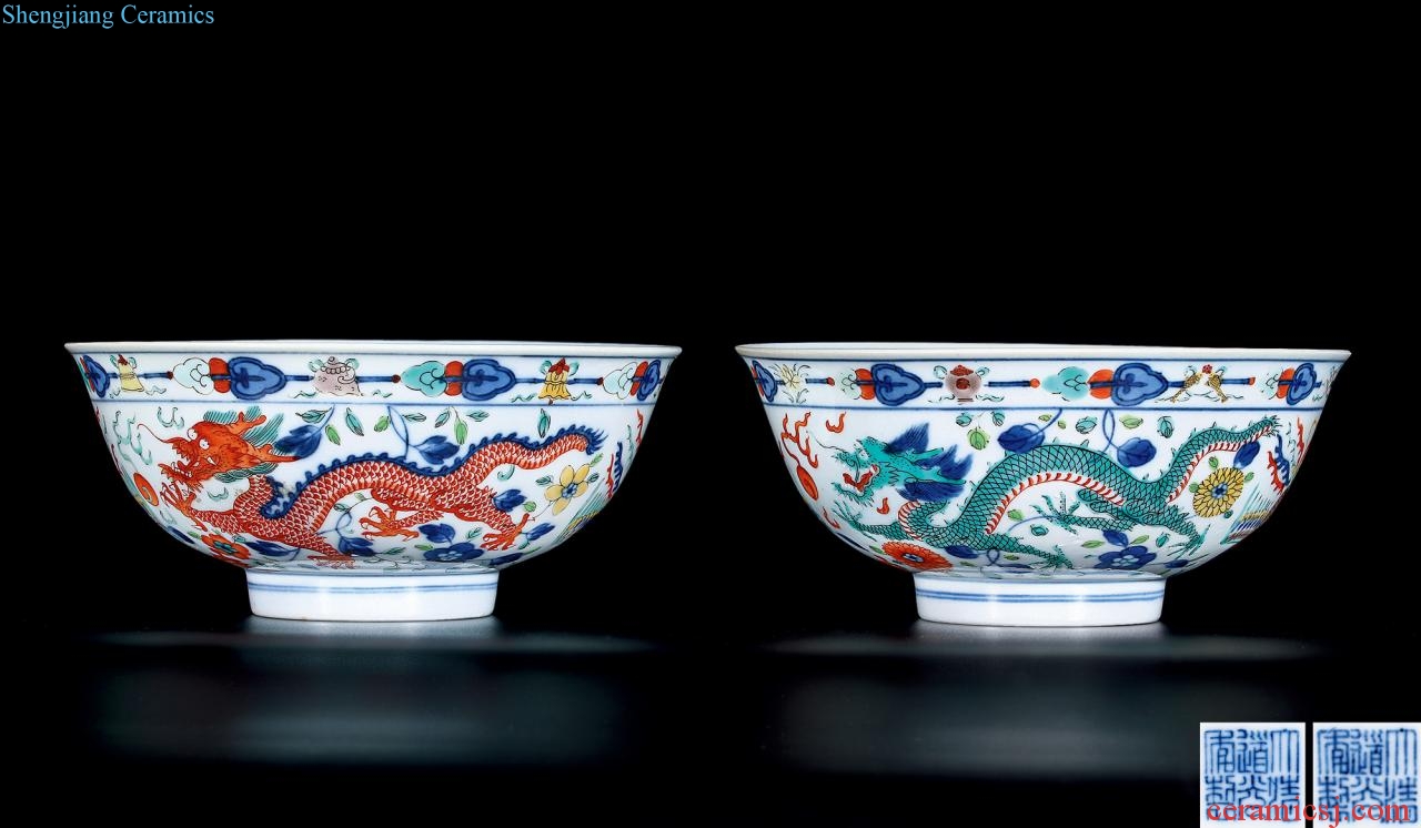 Qing daoguang Colorful longfeng green-splashed bowls (a)