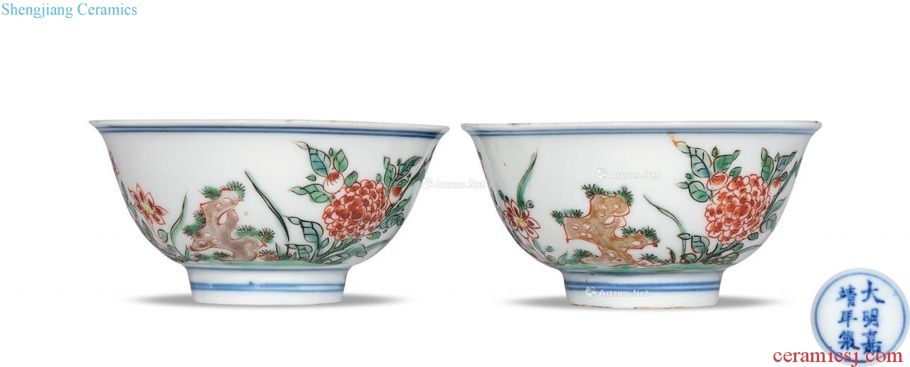 The late Ming dynasty Colorful flowers and birds green-splashed bowls (a)