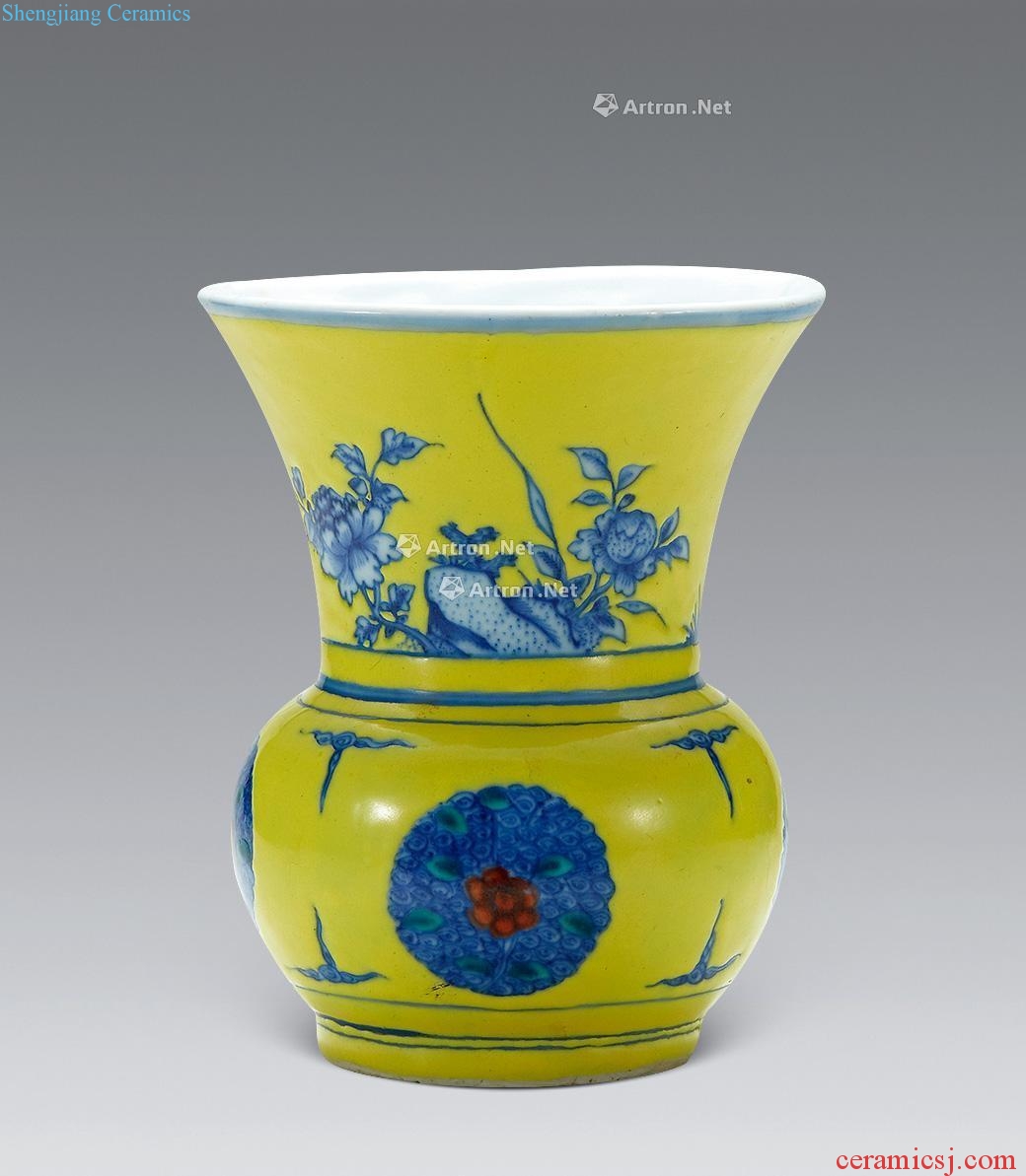 In the late Ming Yellow to blue and white color bucket grain flower flowers
