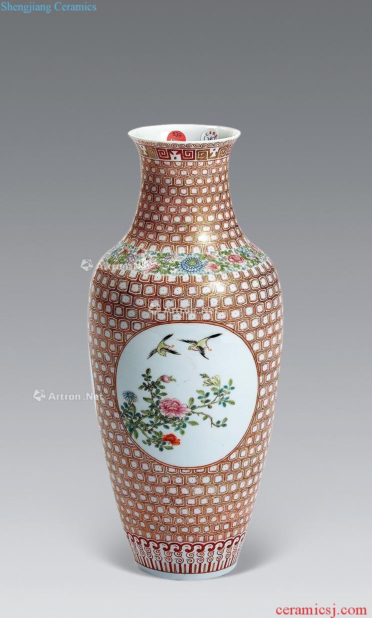 Alum red paint to open a window in the qing dynasty powder enamel bottle