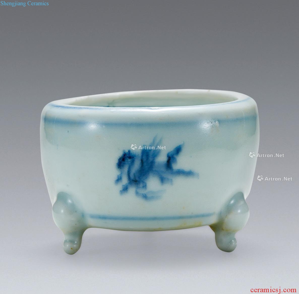 Ming hongzhi Blue and white horse grain furnace with three legs