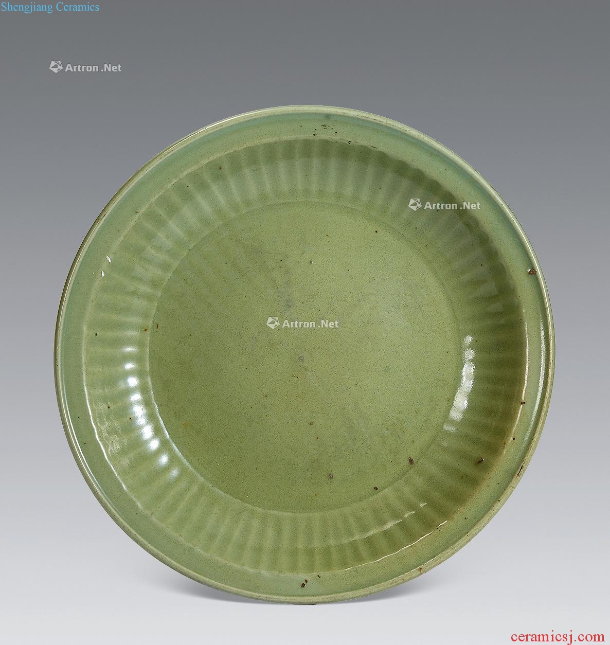 In the Ming dynasty Longquan celadon plate