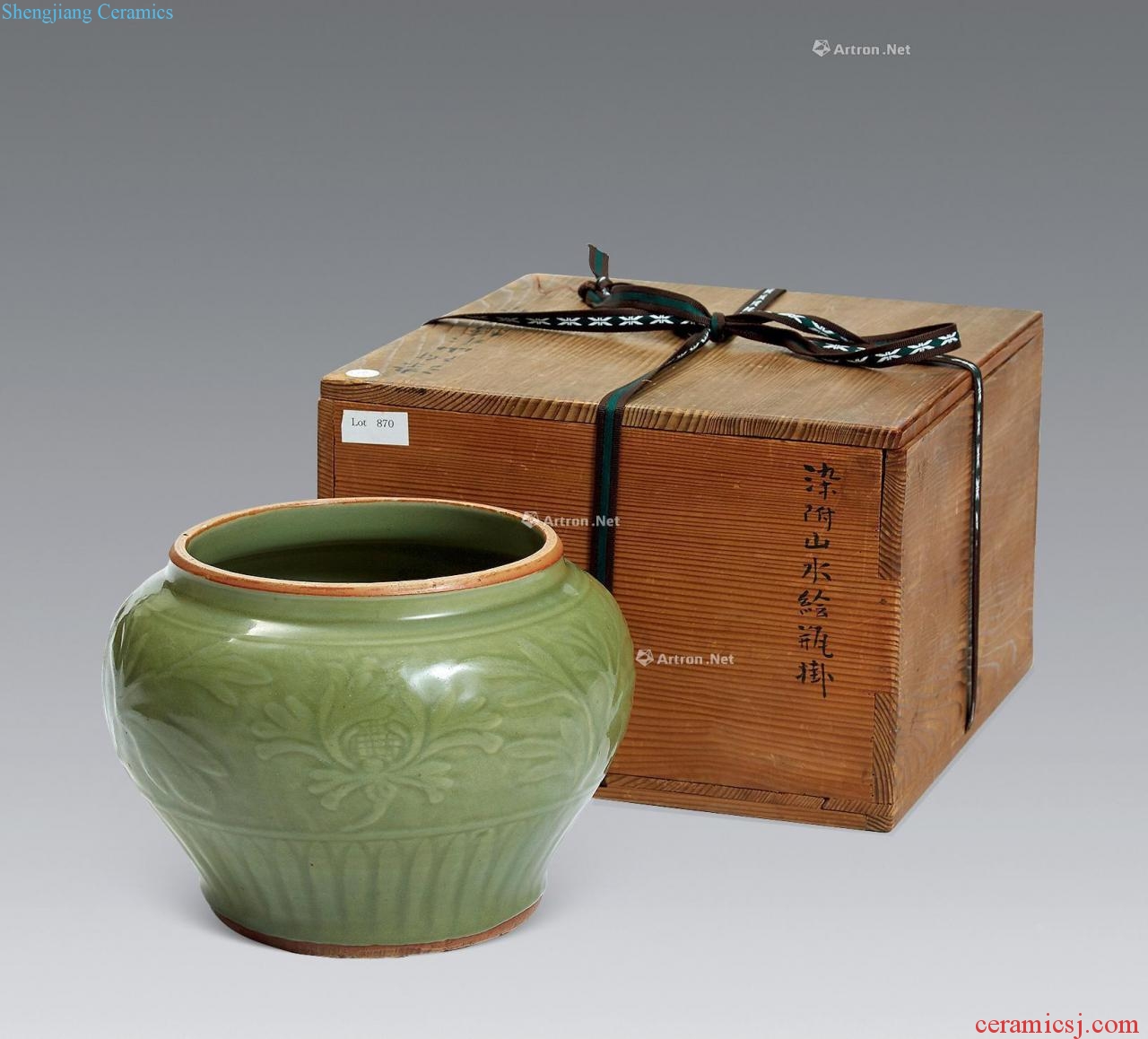 Early Ming dynasty Longquan celadon hand-cut big cans