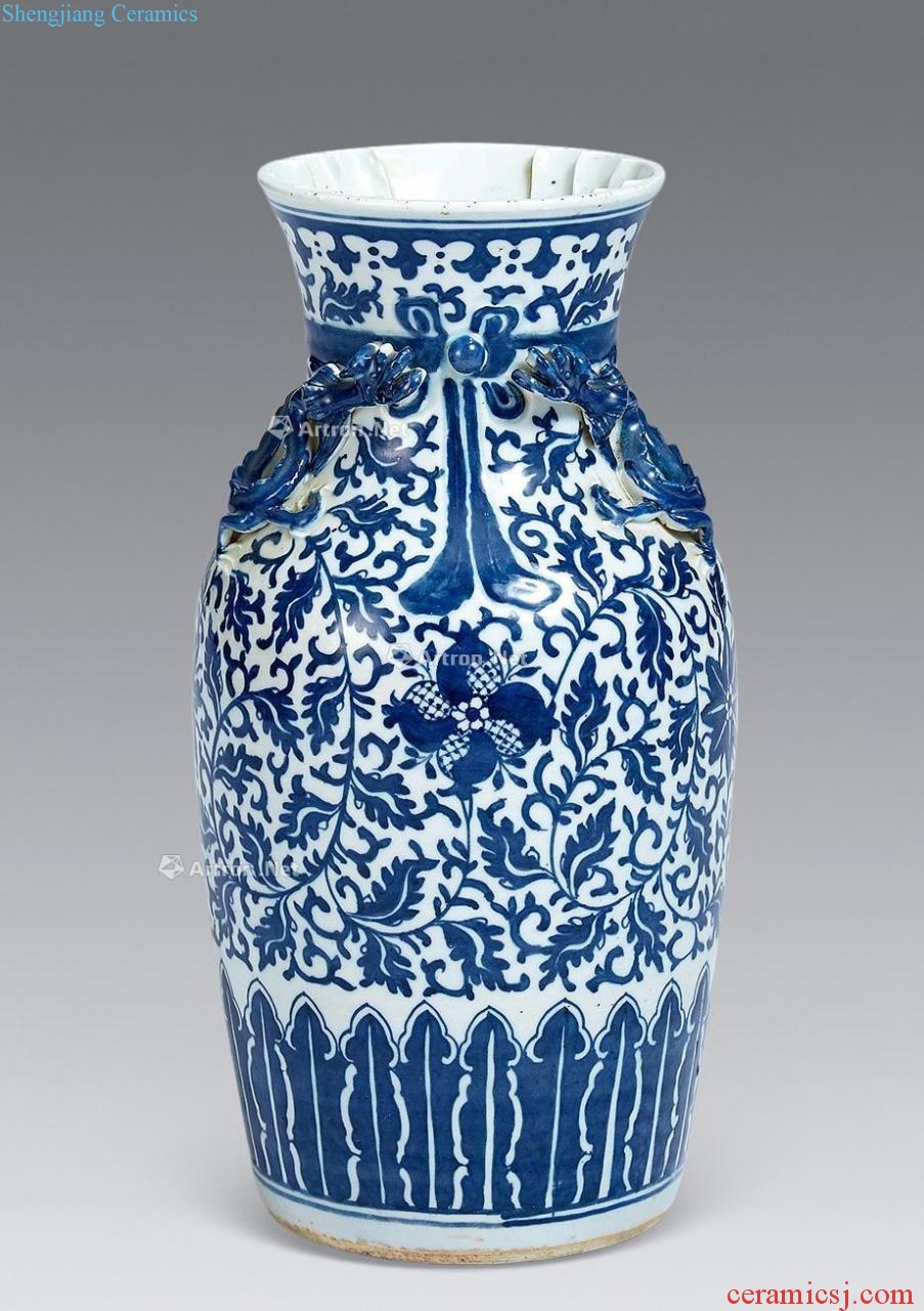 In the qing dynasty Blue and white longnu flower tattoos package bottles