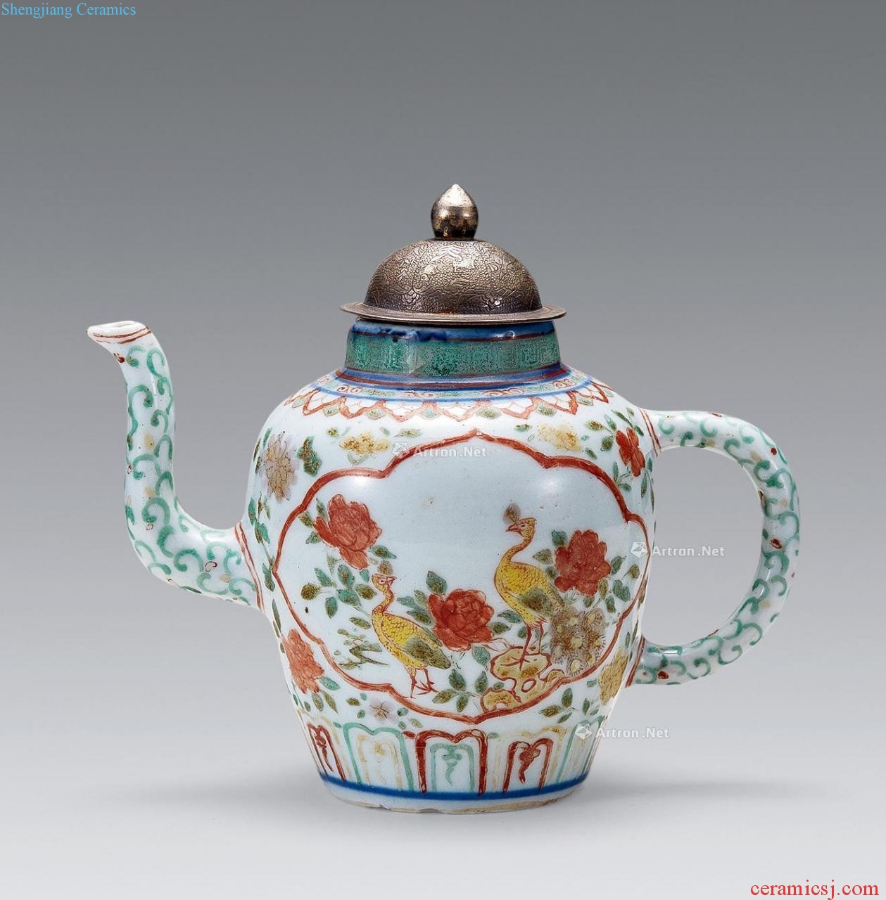 In the Ming dynasty Blue and red, green, the color window wear peony fung grain teapot (with silver cover)