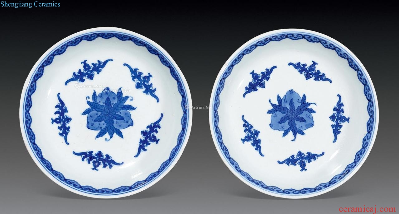 Qing dynasty, qianlong blue-and-white wufu holds life of disc (a)