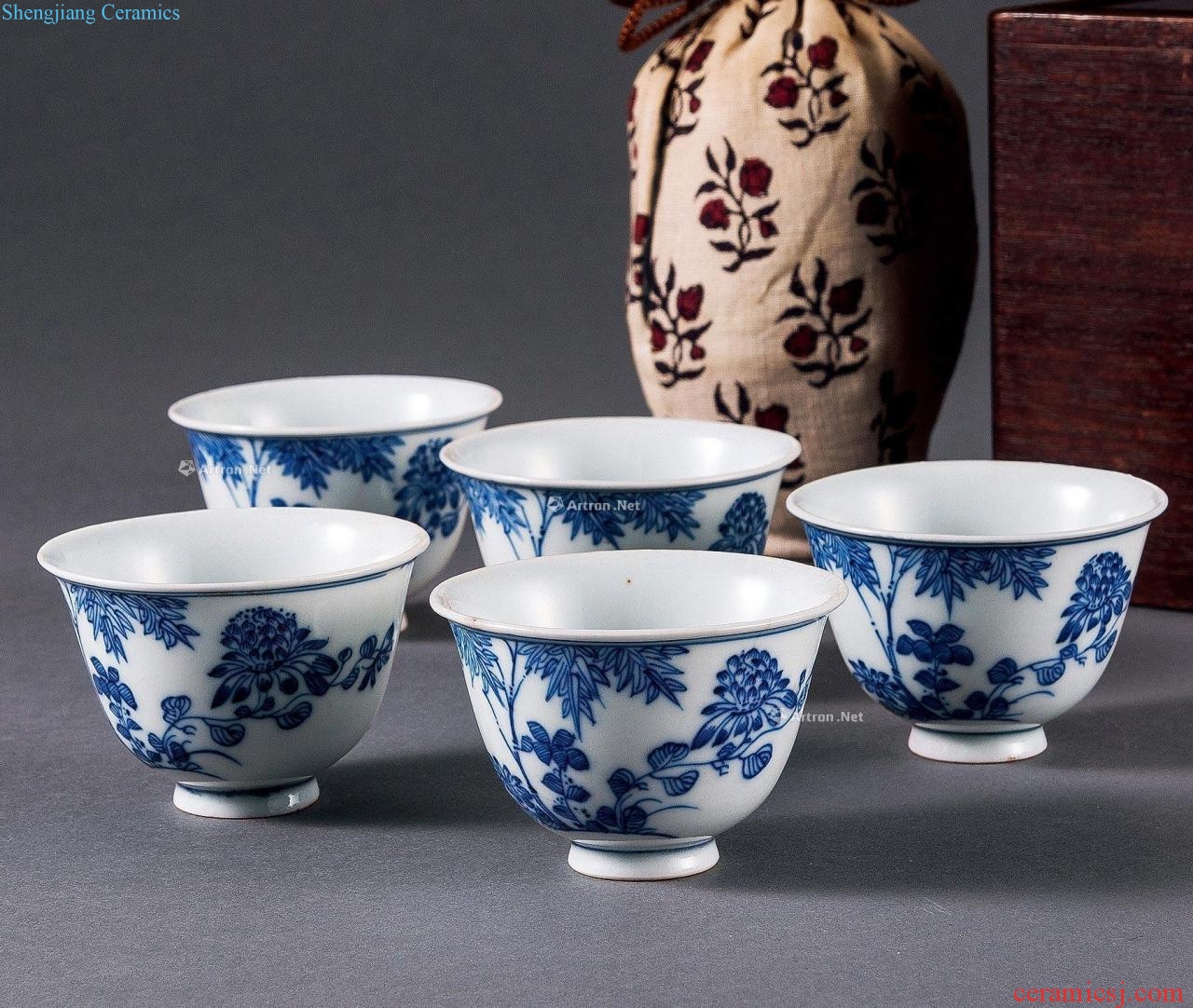 Qing dynasty blue and white flower grain Fried bowl