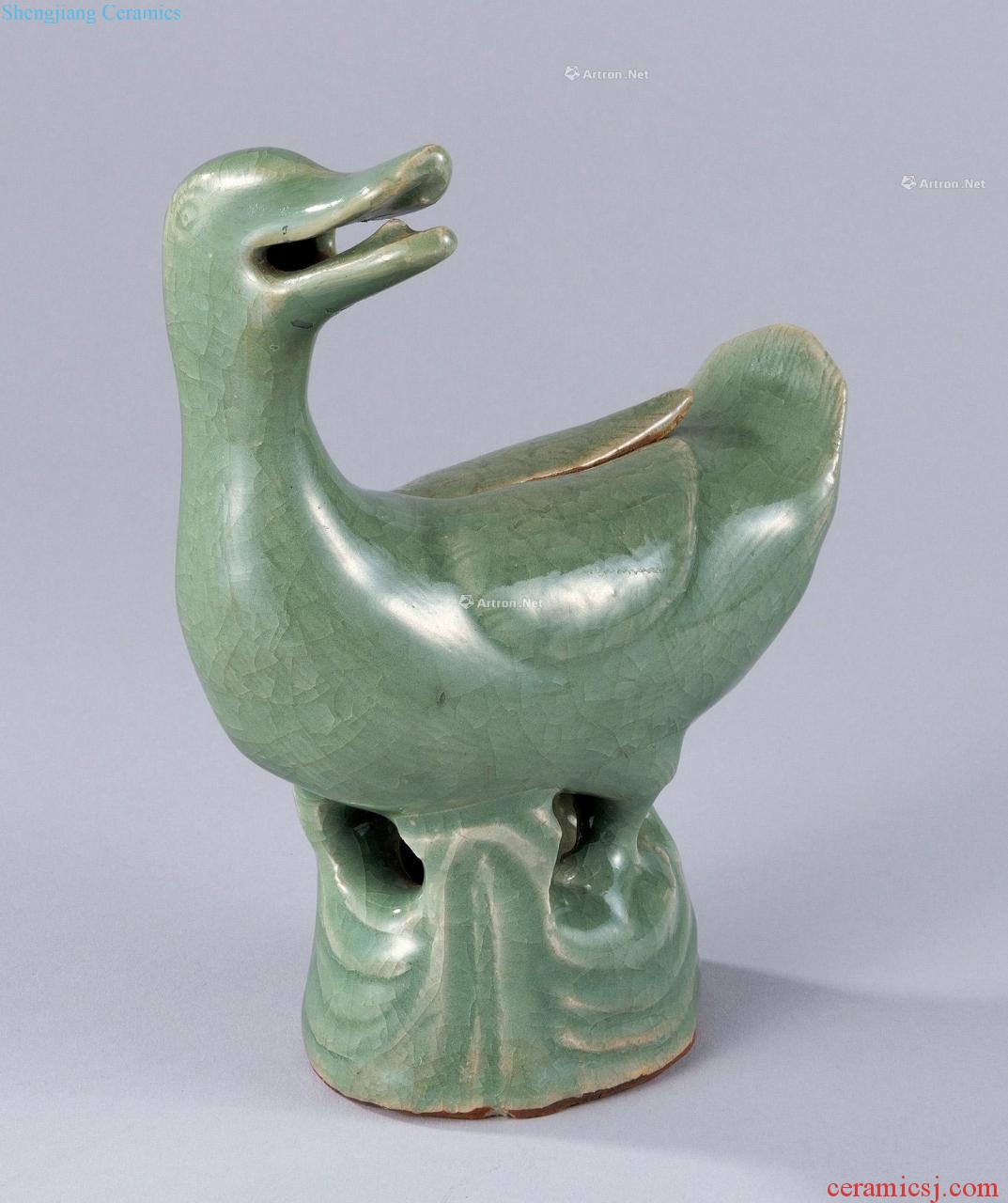 Ming Longquan celadon duck shape of fragrance