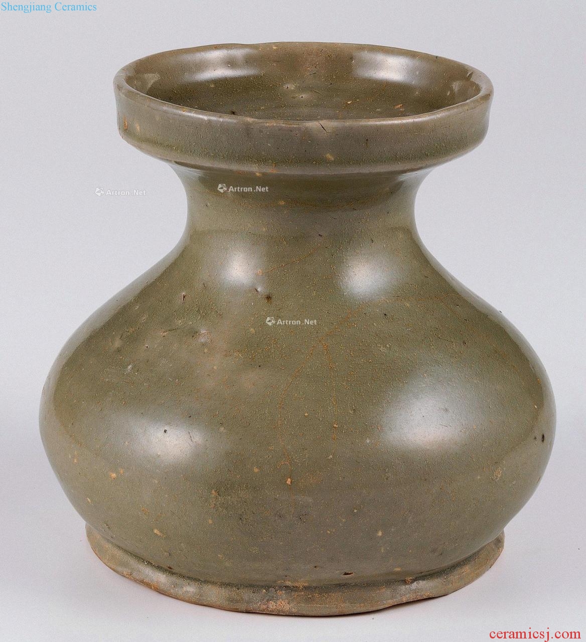 The six dynasties yue state kiln green disk mouth bottle