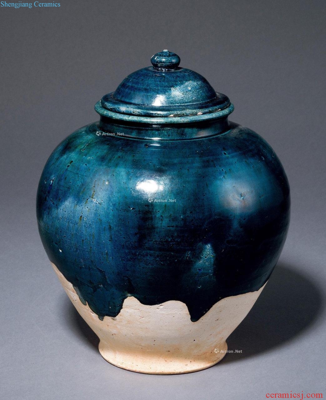Tang blue glaze cover pot