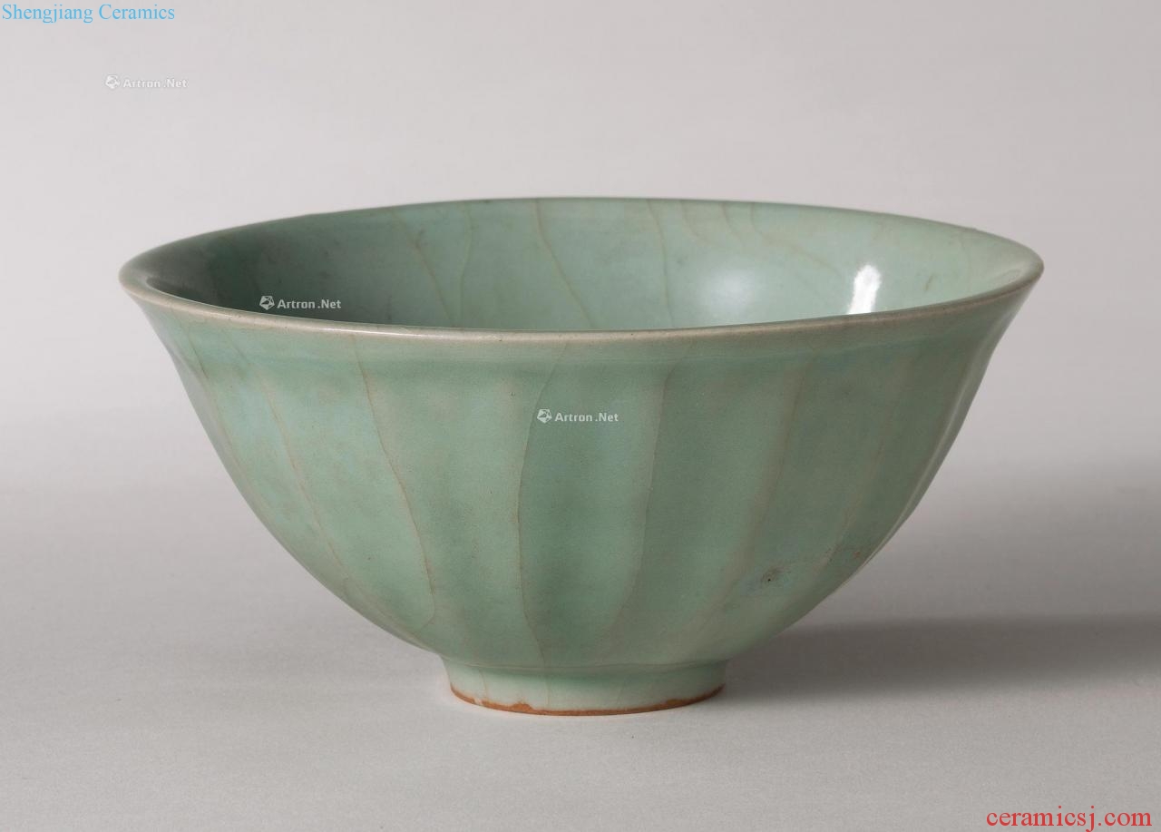 The song dynasty Longquan celadon lotus-shaped bowl