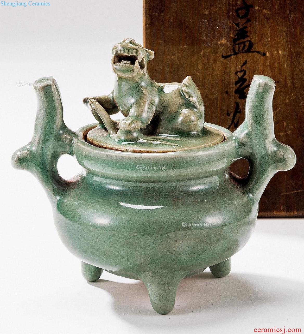 Ming Longquan celadon ears lion button incense burner