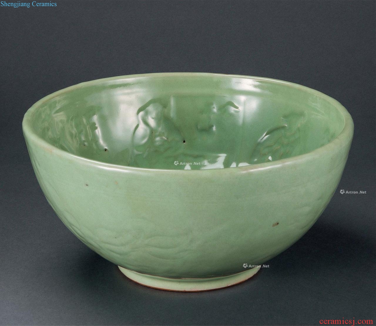 Ming Longquan celadon humanoid large-handedness bowl