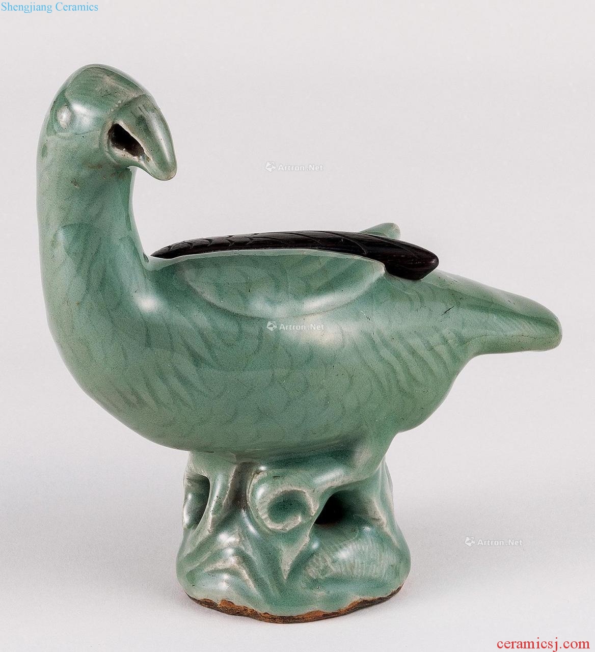 Ming Longquan celadon green magnetic smoked duck