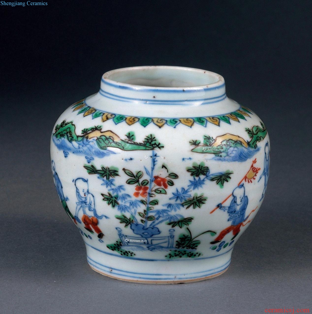 Ming jiajing colorful porcelain pot baby play