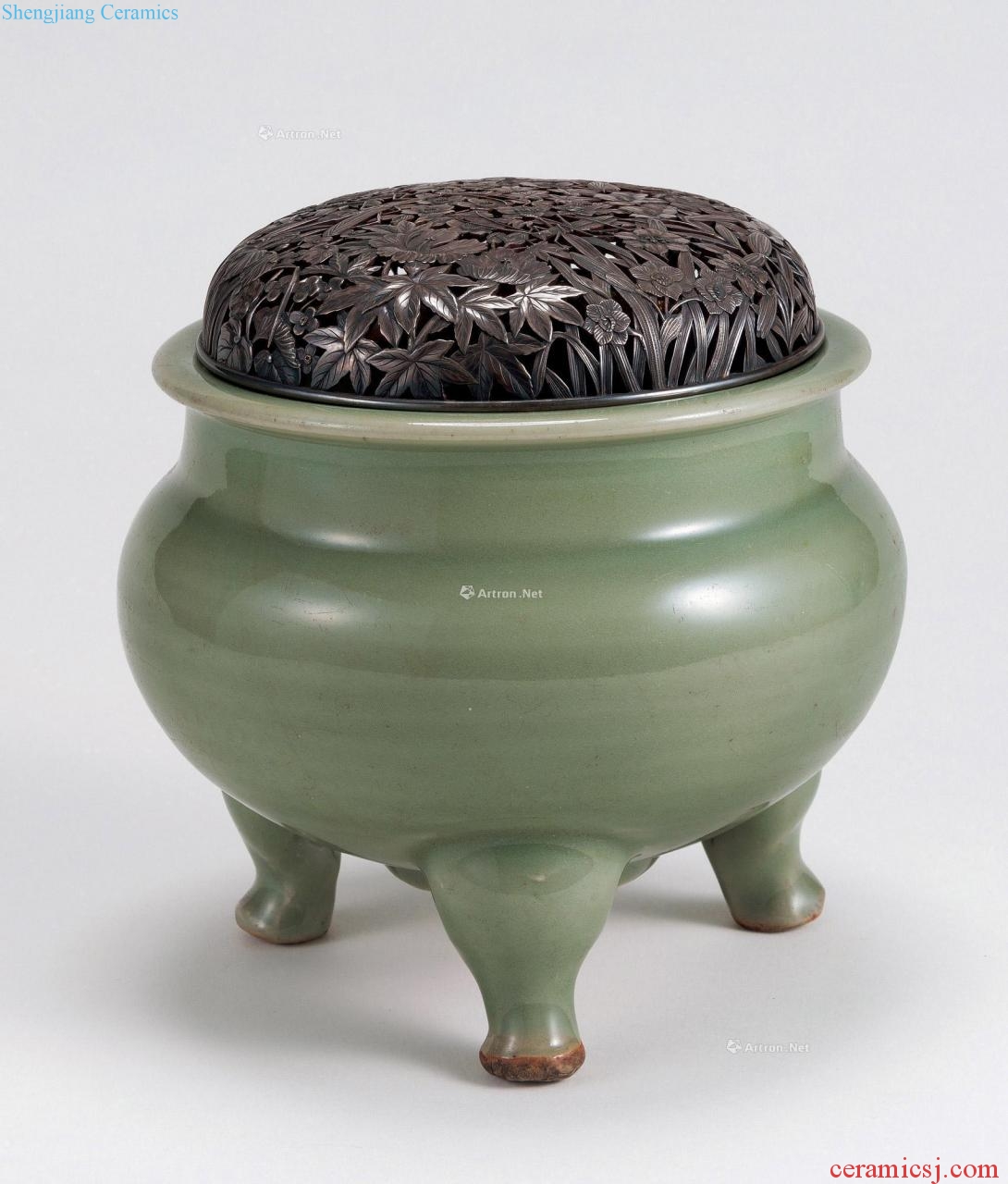 Ming Longquan celadon three-legged incense burner
