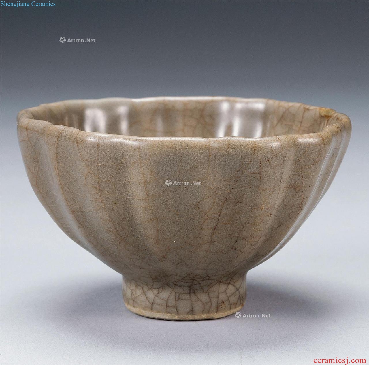 Ming Longquan celadon round cup