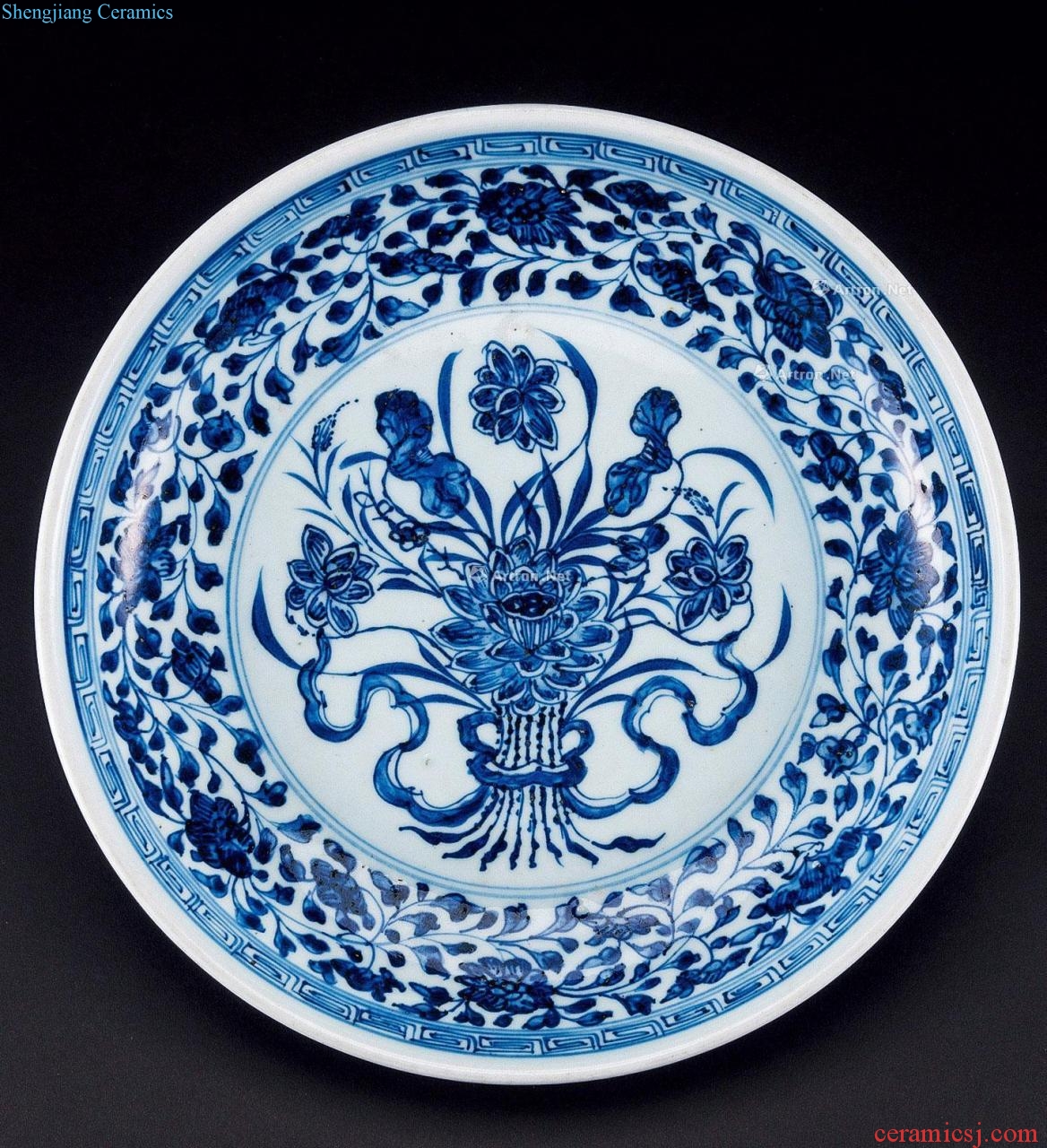 Qing yongzheng Blue on a plate