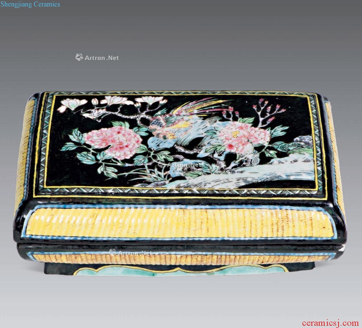 Qing dynasty in the 18th century pastel black flower box of golden pheasant