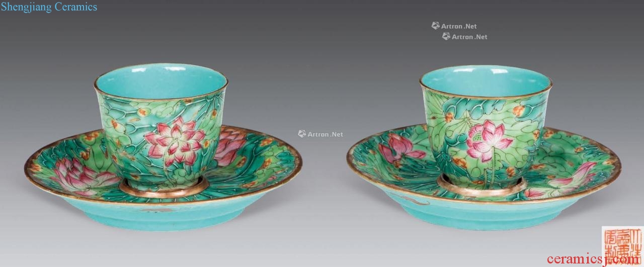 Qing jiaqing pastel lotus cup and bracket (a)