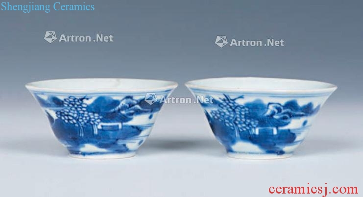 In the 19th century Blue and white landscape lines shallow bowl (a)