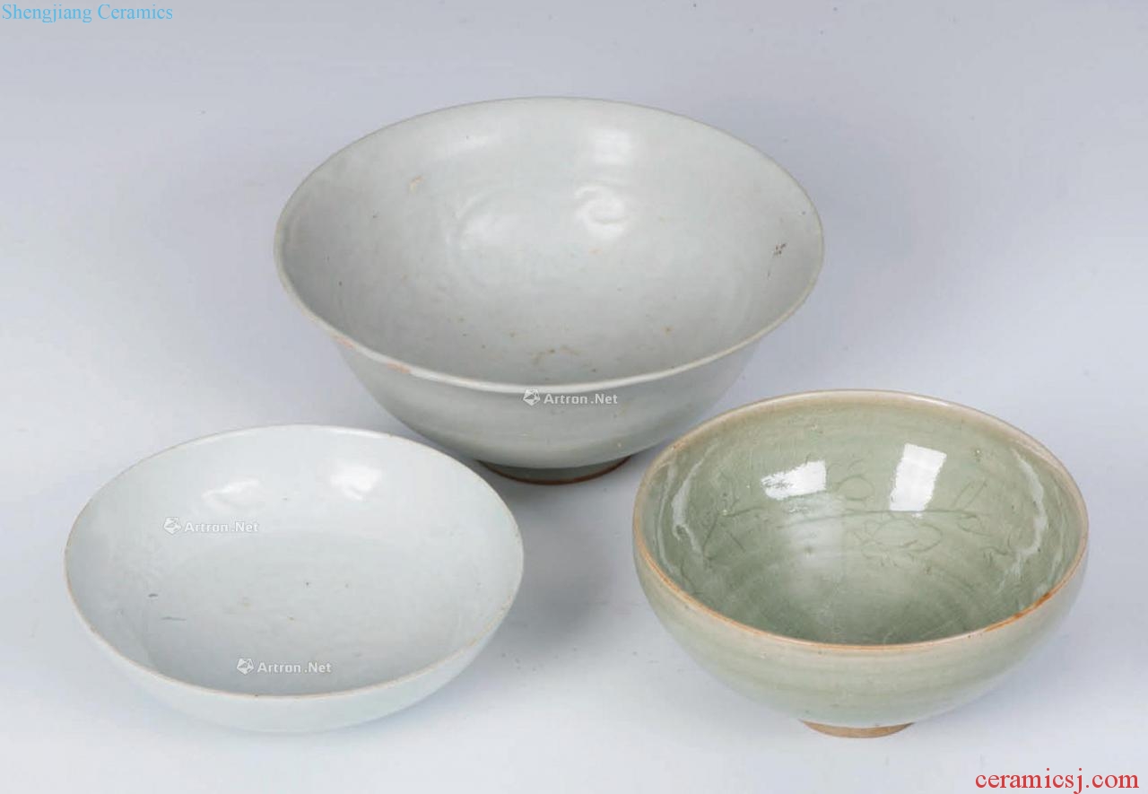 yuan Pivot government kiln printing bowl (2) blue glaze plum flower bowls