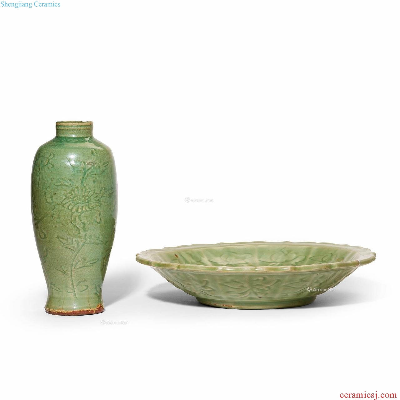 Ming in the 15th century Longquan celadon green glaze dark moment fold the chrysanthemums grain bottle and lotus pattern kwai plate