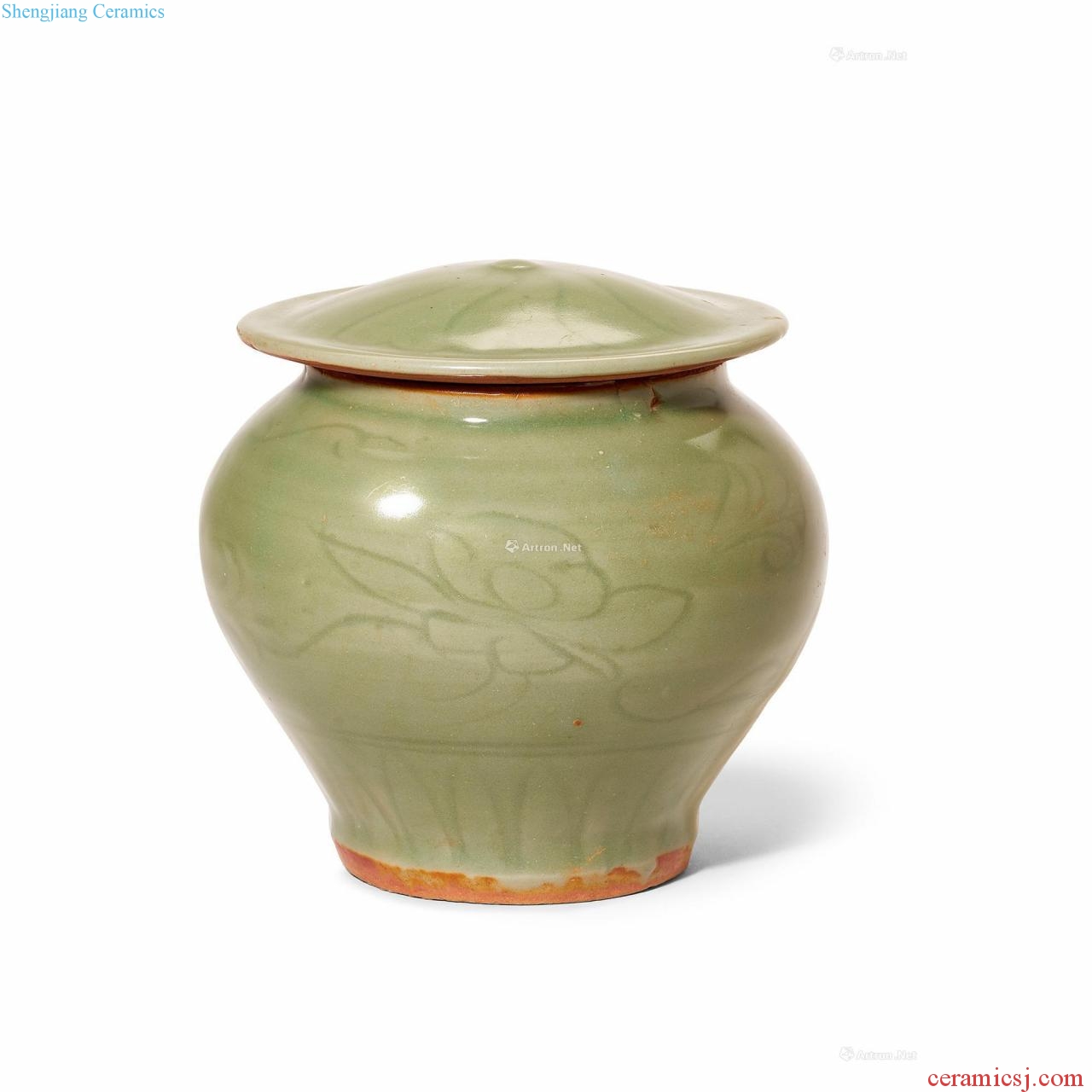 Ming in the 15th century Longquan celadon green glaze dark carved lotus grain tank cap