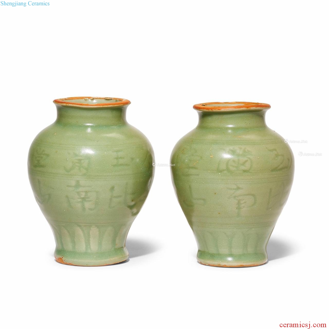 Ming in the 15th century Longquan celadon green glaze dark moment, Chinese bottle (a)