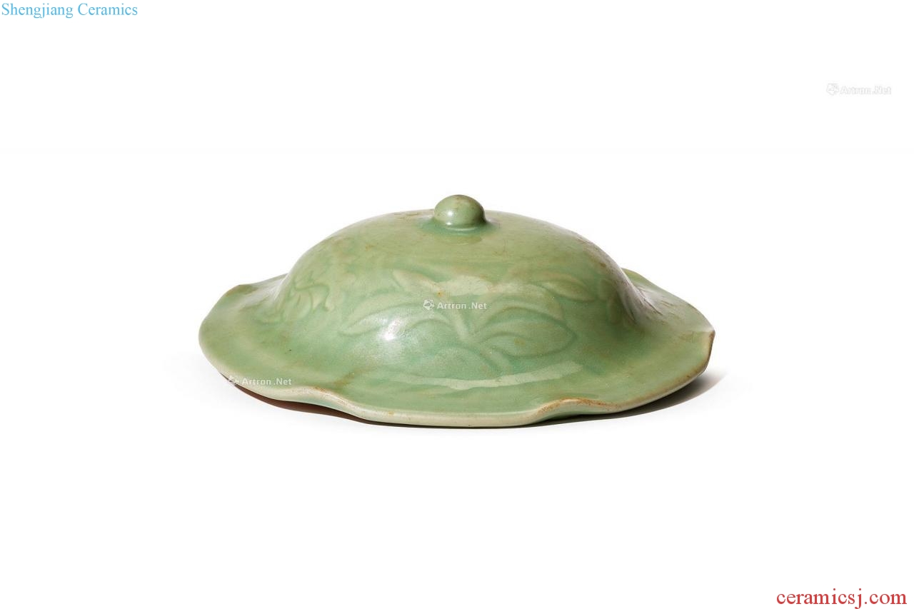 Ming Longquan celadon glaze lotus leaf shape tank cover
