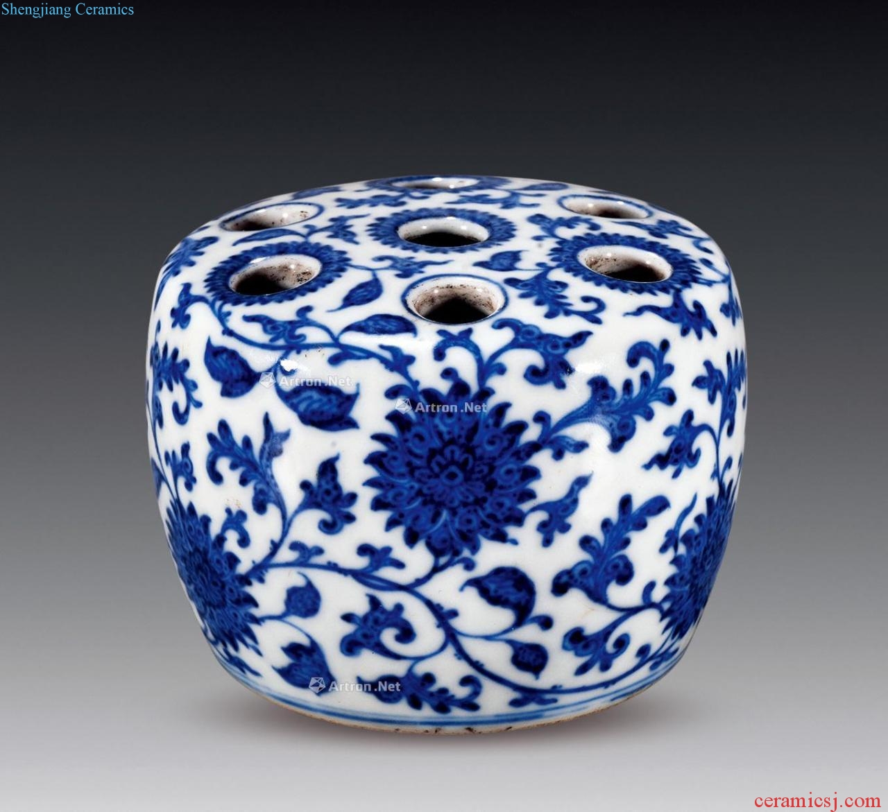 Qing qianlong Blue and white tie up seven branch lotus flower
