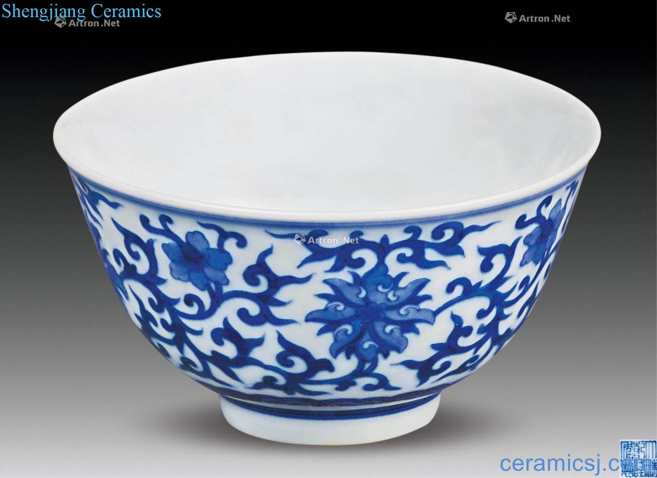 qing Blue and white renshi green-splashed bowls (a)