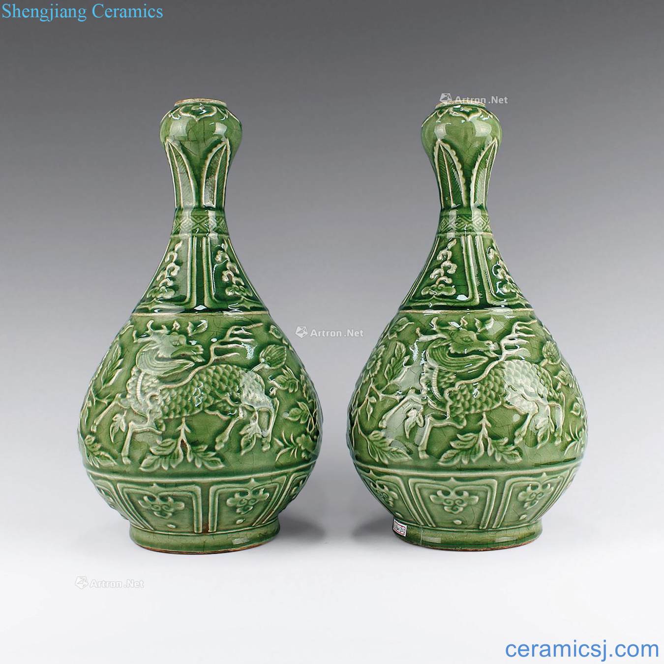 The song dynasty Longquan celadon kylin grain garlic bottles